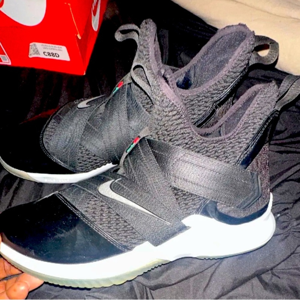 Nike Men's Black Athletic Shoes